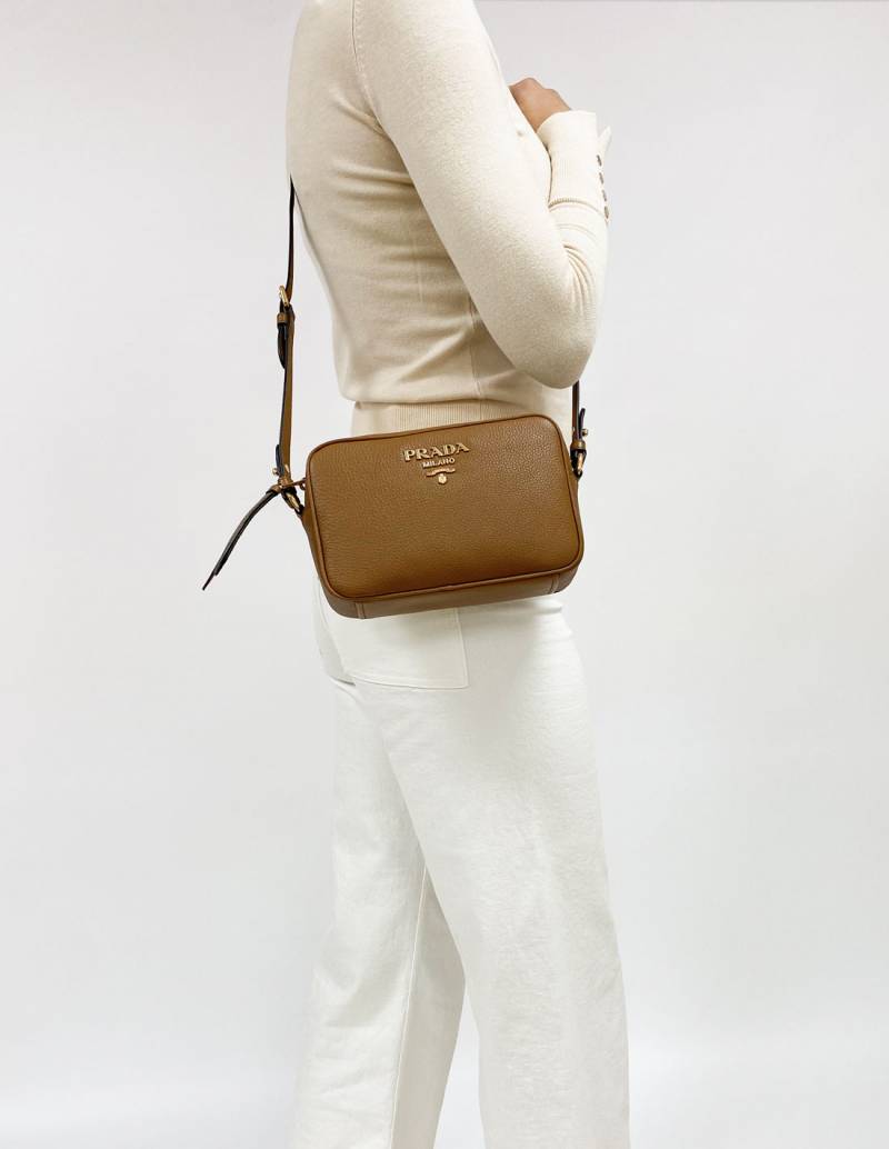 Prada Cipria Vitello Phenix Leather Camera Bag Pink ref.617488 - Joli Closet
